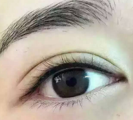 想要完美美瞳线这些细节你一定要注意！