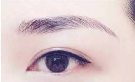 有了没有尾巴的美瞳线，老式眼线和美瞳都过时了